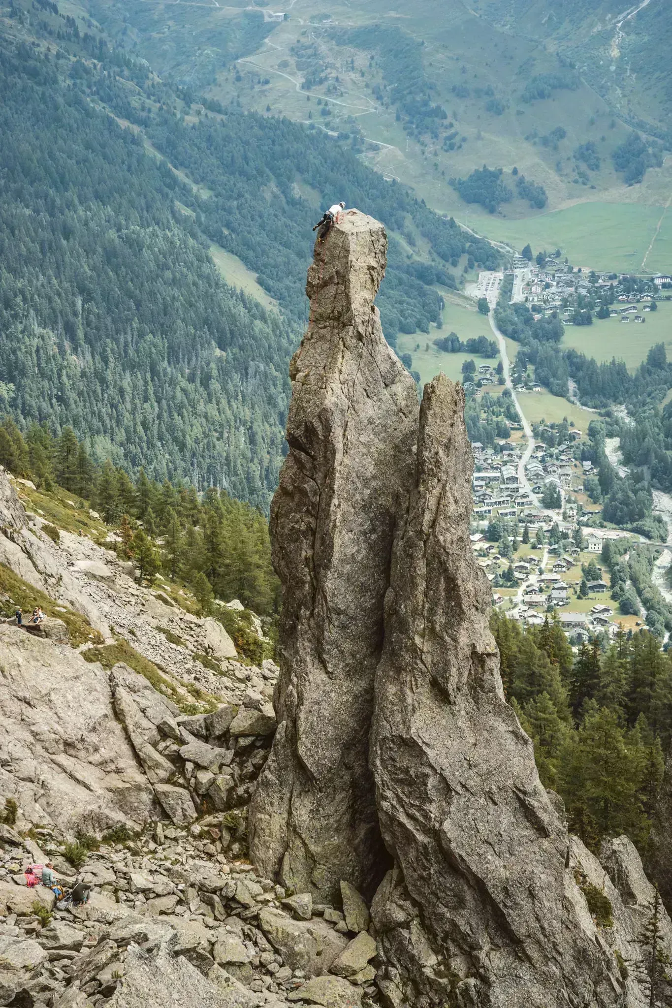 Skalní věž nad údolím Chamonix